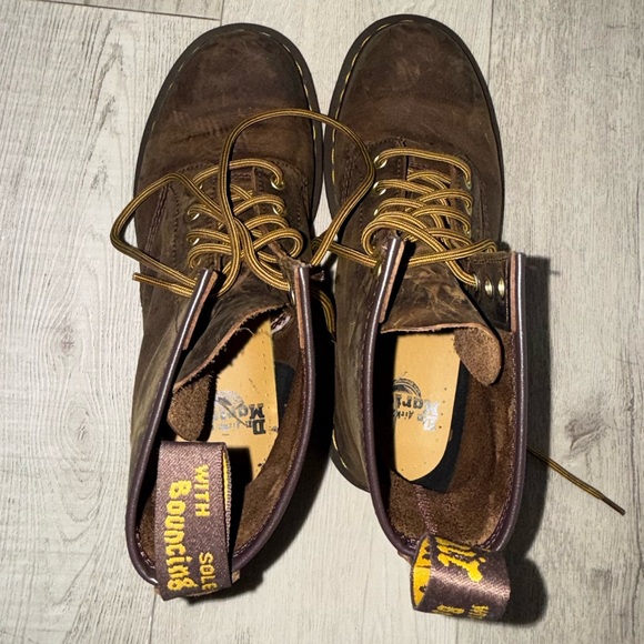 Dr. Martens Crazy Horse 8 eyelet 1460 boots - Picture 2 of 7